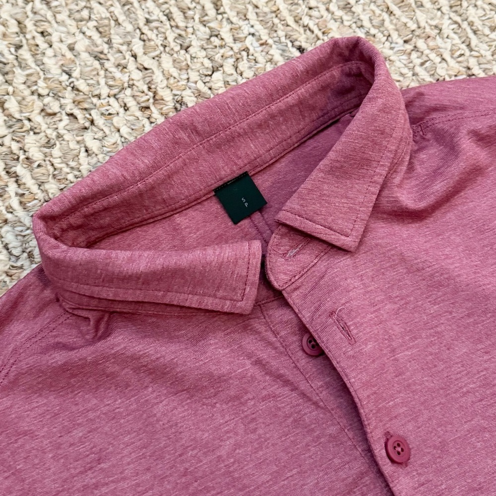 LIKE NEW Lululemon Men’s Evolution Polo Shirt - Picture 3 of 4